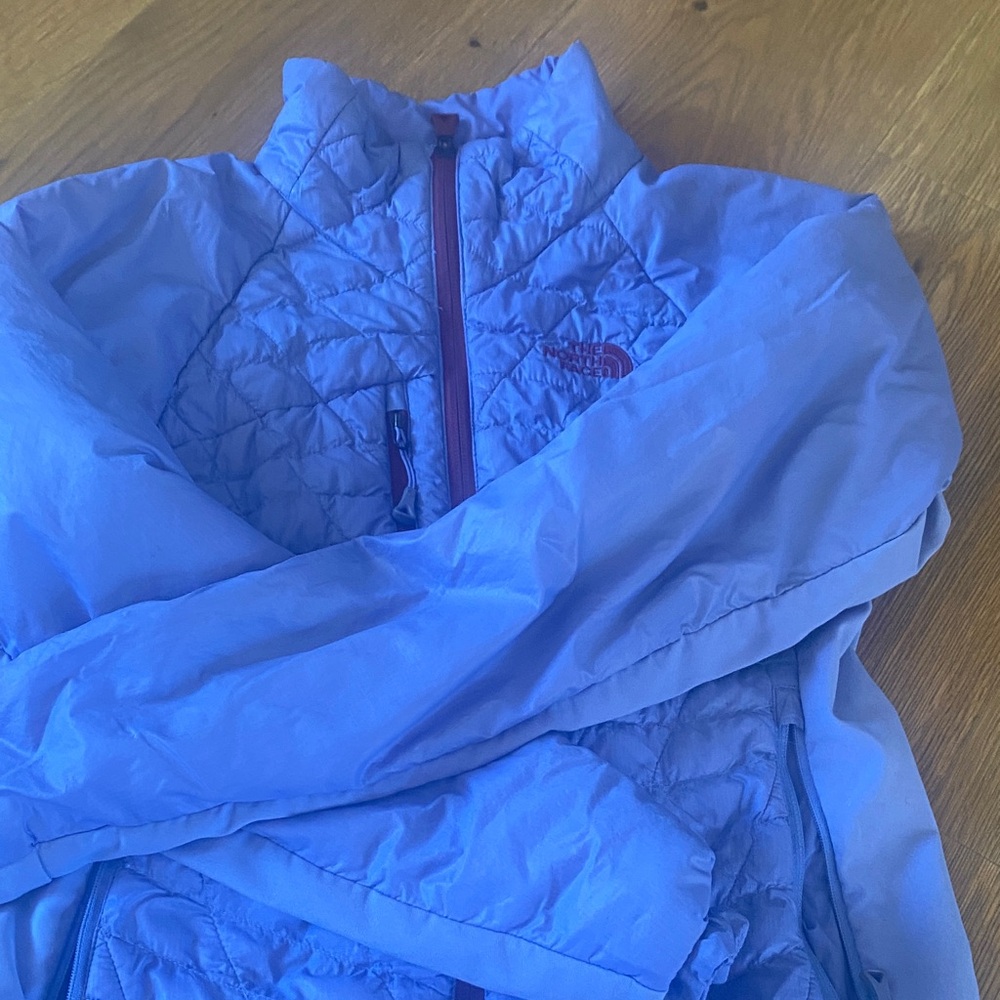 The North Face womens Purple Puffer Jacket - Picture 2 of 5
